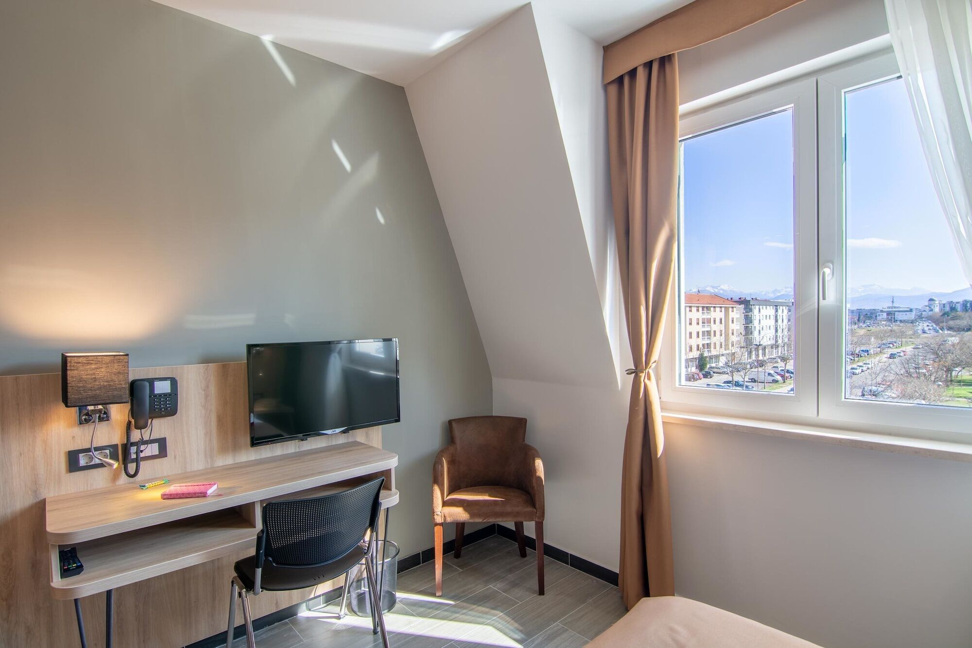 Hotel Resurs Podgorica Exterior foto